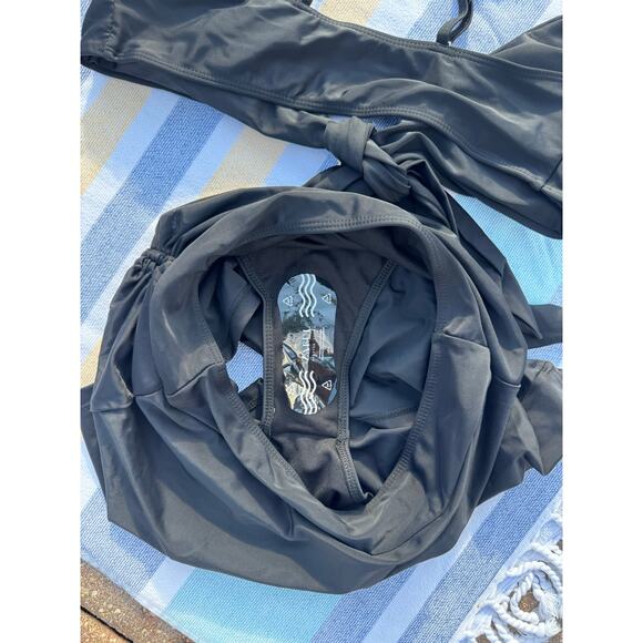 NWT, Zaful 2-Piece Black Bikini Set with Tie-Front Top & Ruched Swim Skirt, Sz M - Picture 8 of 10